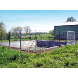 Meshed slurry pit fence Meshed slurry pit fence