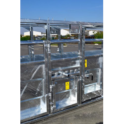 Fixed cattle handling race Fixed cattle handling race