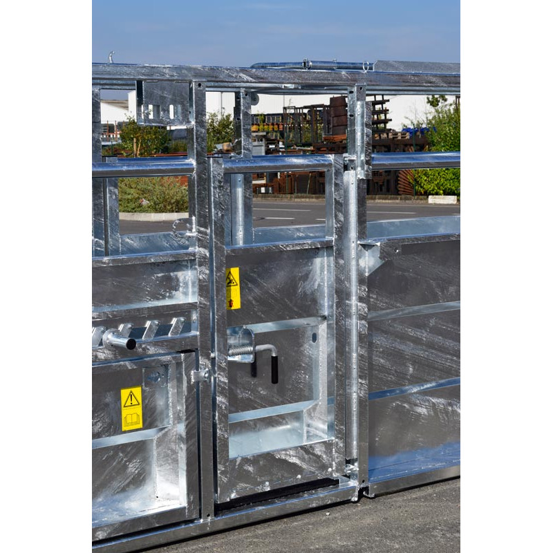 Fixed cattle handling race Fixed cattle handling race