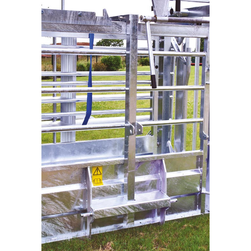 LFM crush - Handling - Adjustable sides - Sheeted side panels with opening top part