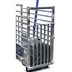Mobile weighing crush for calves