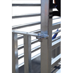 Mobile weighing crush for calves