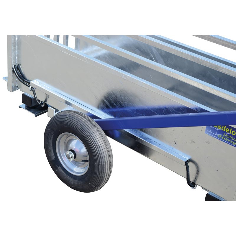 Mobile weighing crush for calves