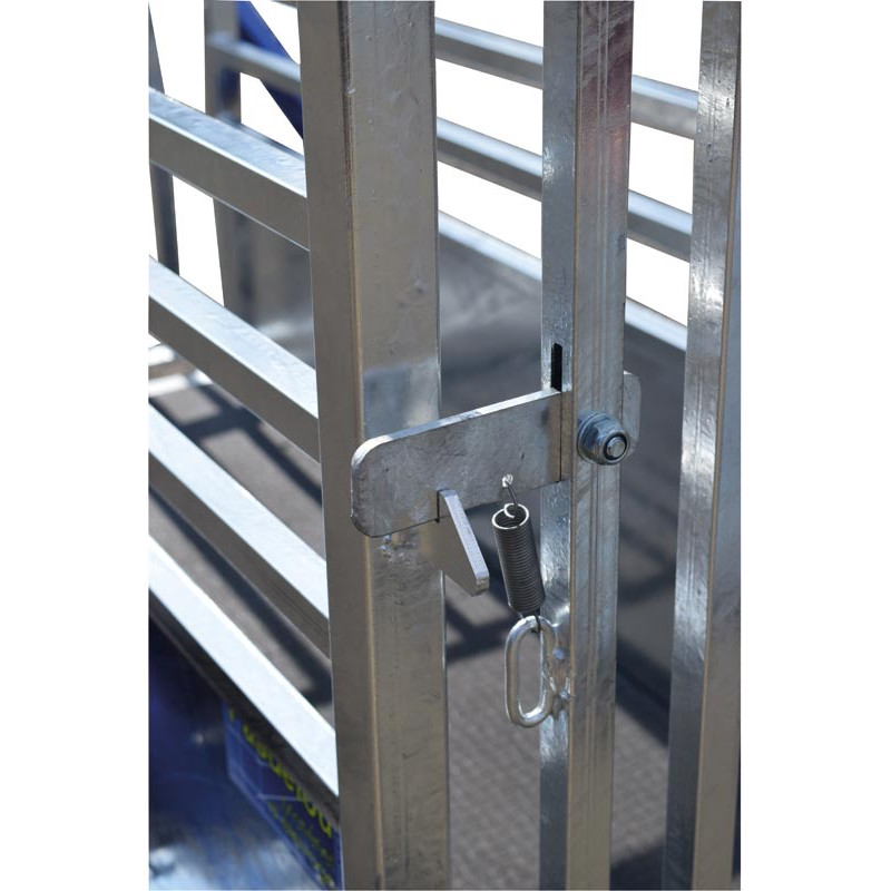 Mobile weighing crush for calves