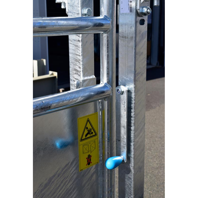 Manual single-panel offset stop gate