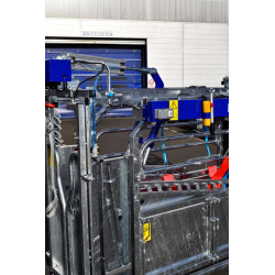 Pneumatic push/anti-backing system for cages manuelles Pneumatic push/anti-backing system for cages manuelles