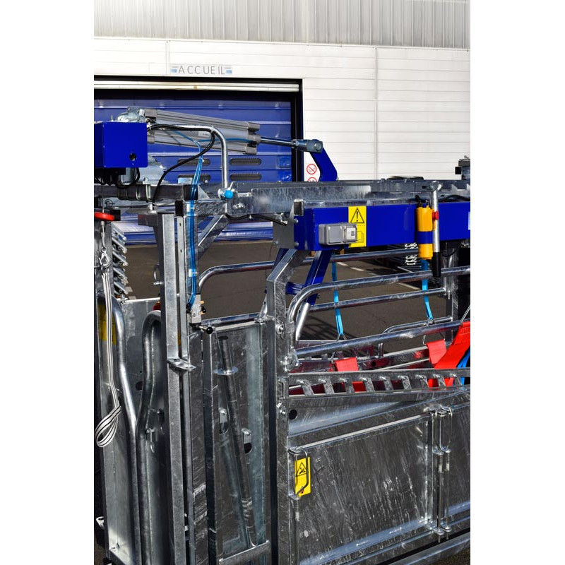 Pneumatic push/anti-backing system for cages manuelles Pneumatic push/anti-backing system for cages manuelles