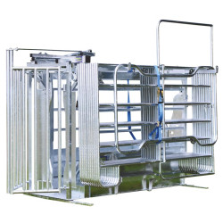Panel holder for cattle crush with fixed sides Panel holder for cattle crush with fixed sides