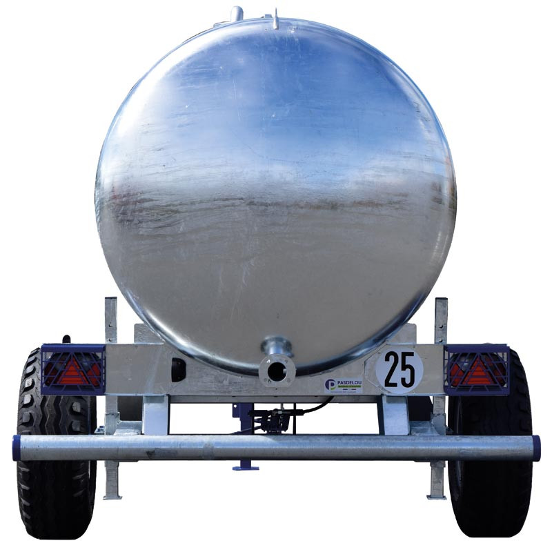 One-piece water bowser on wheels 4400 L