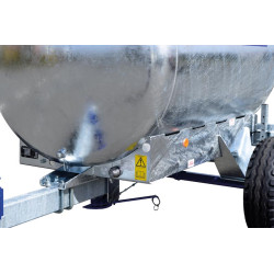 One-piece water bowser on wheels 4400 L
