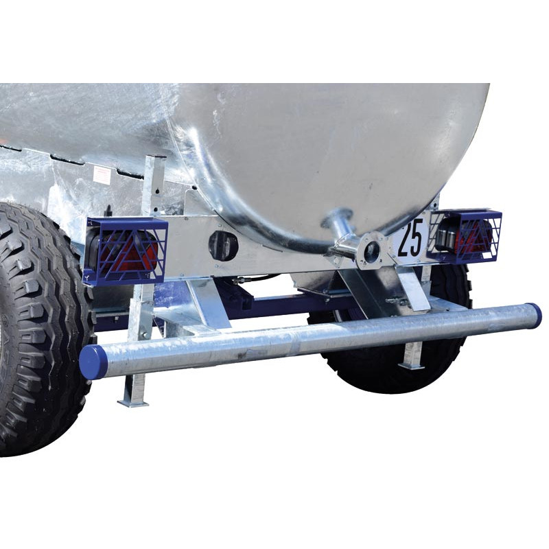 One-piece water bowser on wheels 4400 L