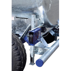 One-piece water bowser on wheels 4400 L