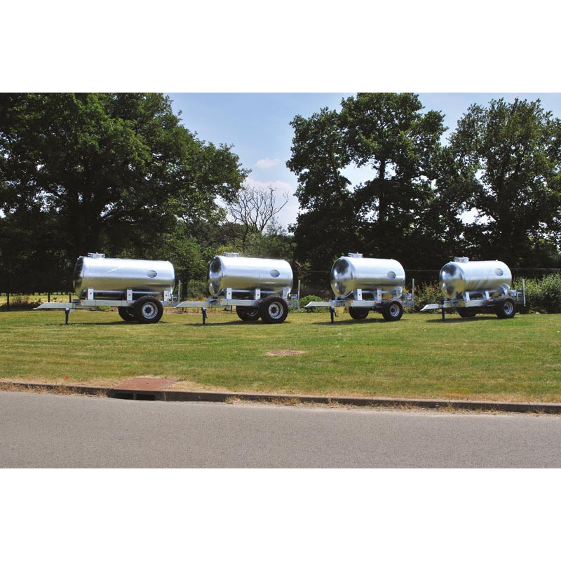 Water bowsers on trailers 890 L Water bowsers on trailers 890 L