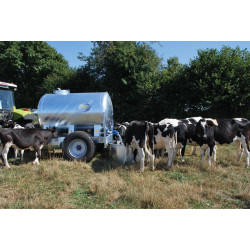 Water bowsers on trailers 4400 L Water bowsers on trailers 4400 L