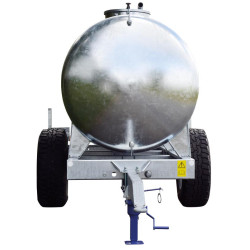 Water bowsers on trailers 6200 L Water bowsers on trailers 6200 L