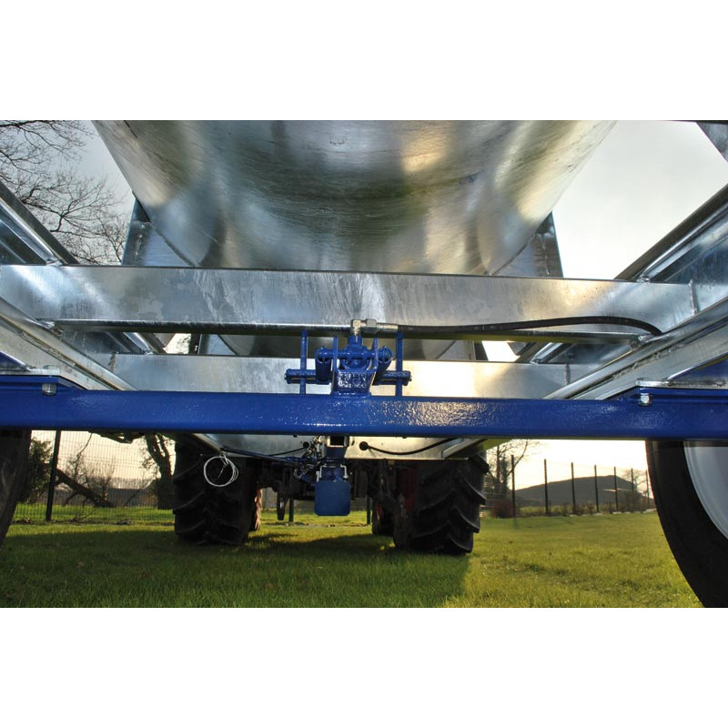 Water bowsers on trailers 6200 L Water bowsers on trailers 6200 L