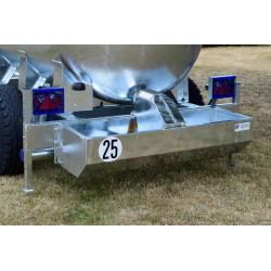 200 l Constant-level drinker for bowser