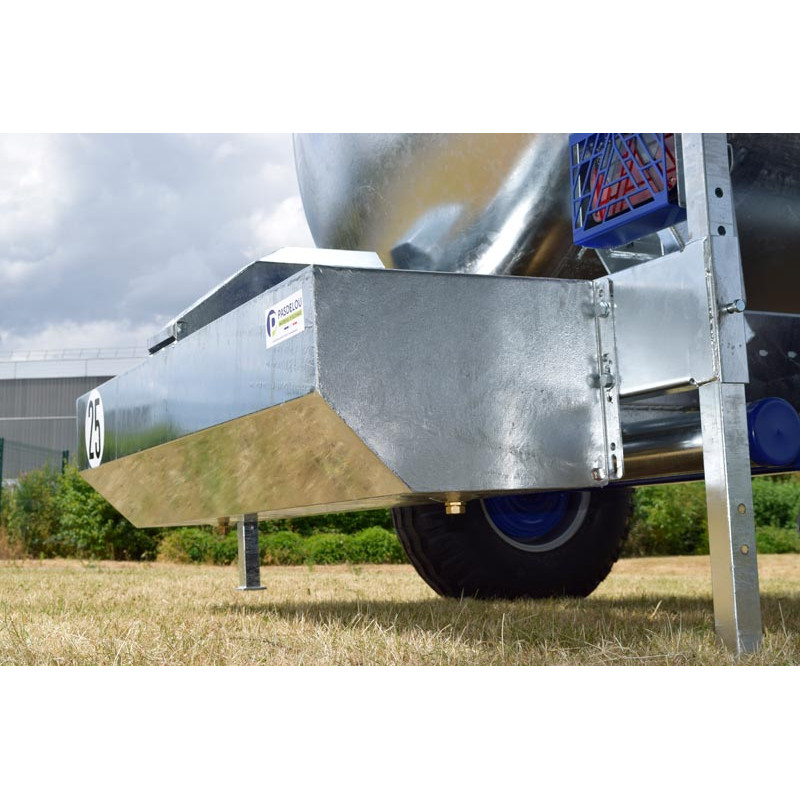 200 l Constant-level drinker for bowser