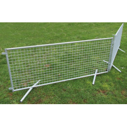 Wire-mesh poultry fencing