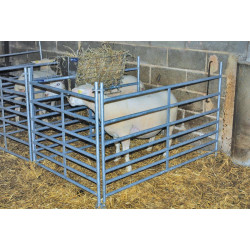 Standalone lambing hurdle gate for sheep Standalone lambing hurdle gate for sheep