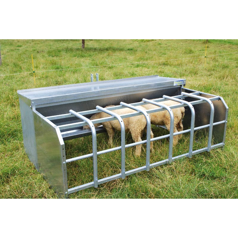 265 L selective feeder with single corral for lambs