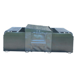 450 L selective feeder with double corral for lambs