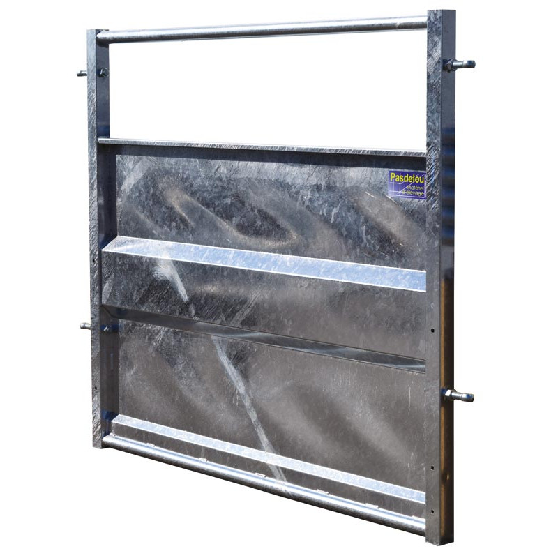 Straight sheeted panel with fixed bar