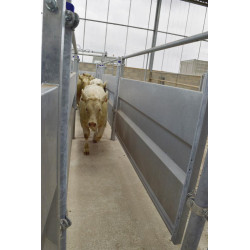 Straight sheeted panel with fixed bar