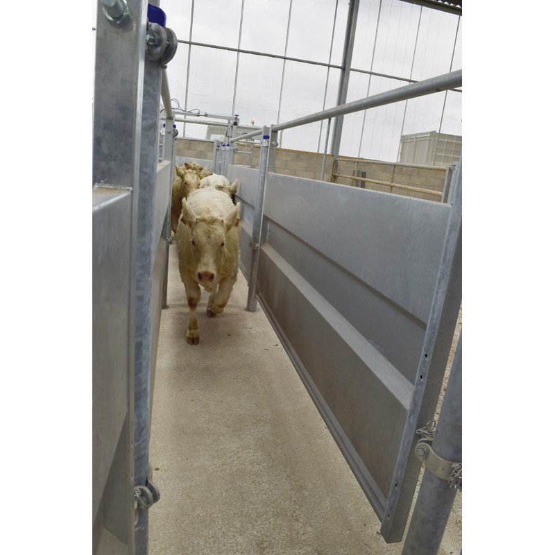 Straight sheeted panel with fixed bar
