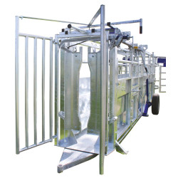 Hydraulic mobile cattle handling race