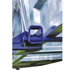 Hydraulic mobile cattle handling race