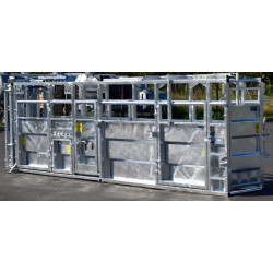 Fixed cattle handling race