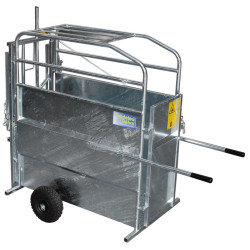 Mobile crush for calves