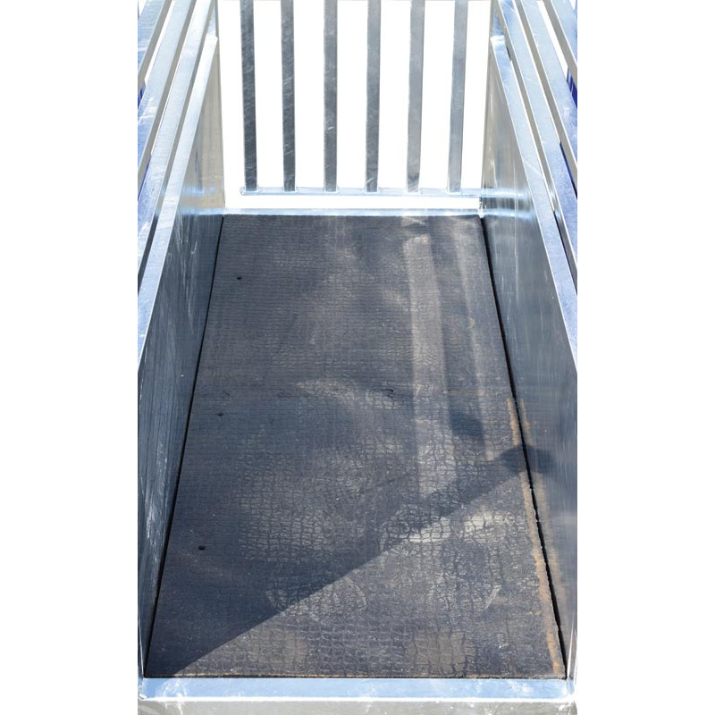 Mobile weighing crush for calves Mobile weighing crush for calves