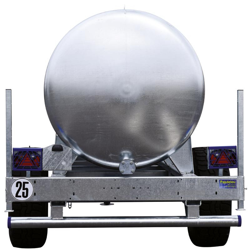 Water bowsers on trailers 8000 L Water bowsers on trailers 8000 L