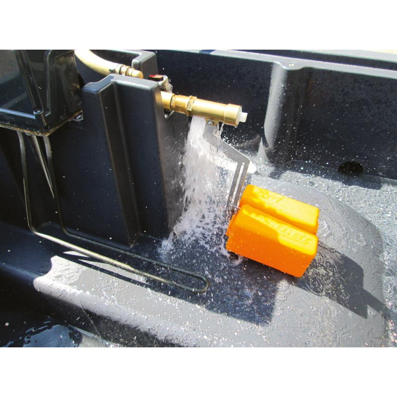 High flow float valve for constant-level drinker on bowser
