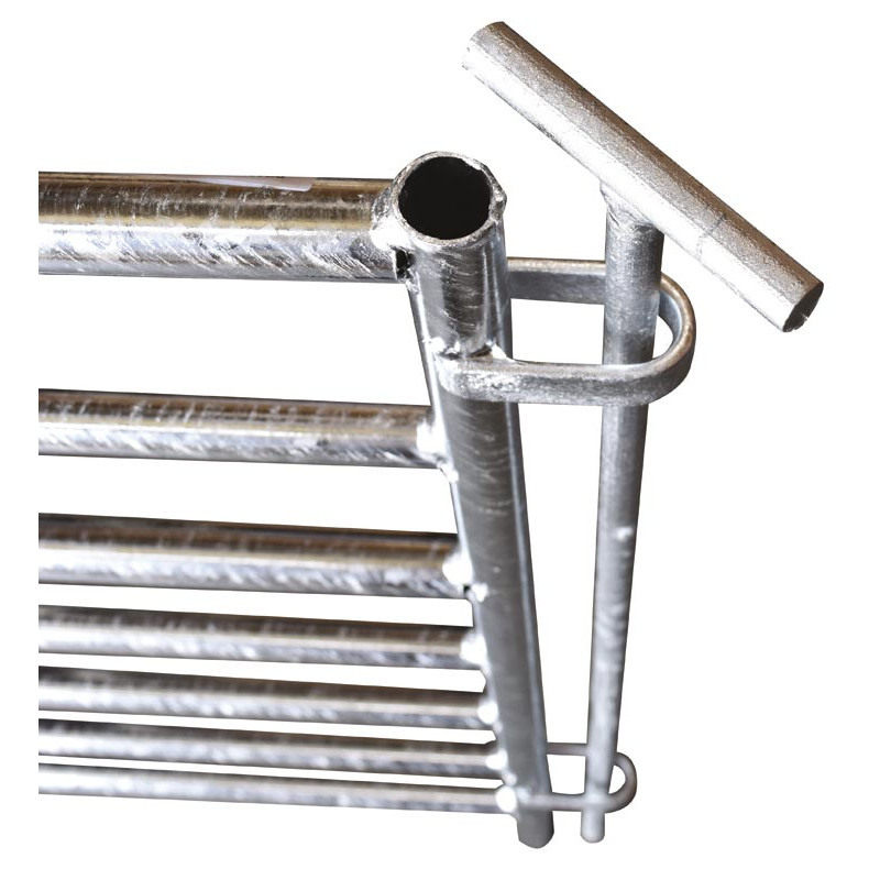 Lambing hurdle for sheep with drinker opening and hinge pin