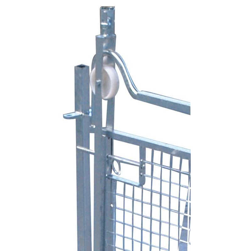 Semi-circular module with circular forcing area for sheep