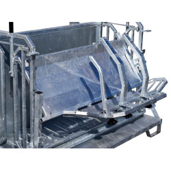 Mobile turnover crush for sheep