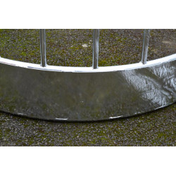 Round pasture hay rack with straight railing
