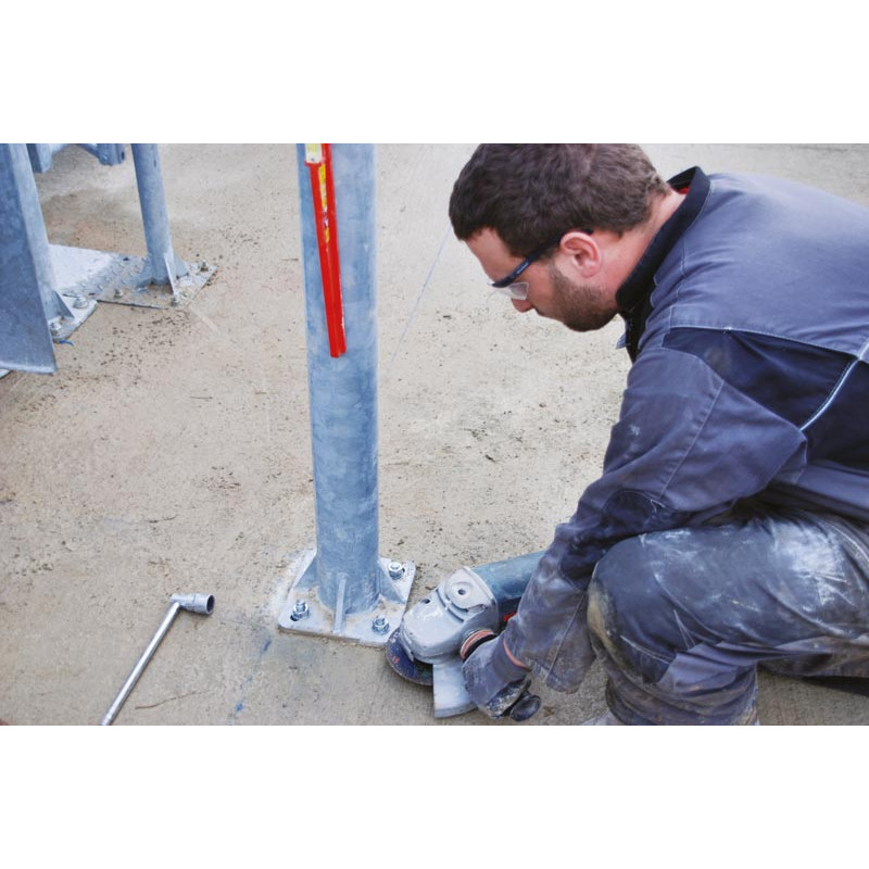Ø 102 mm bared post on plate - H. 1.68 m - Thick. 4 mm